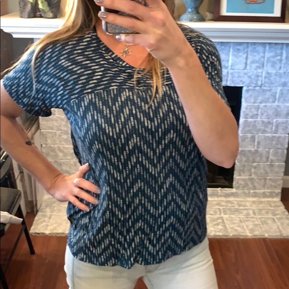Great cond T shirt by Old Navy